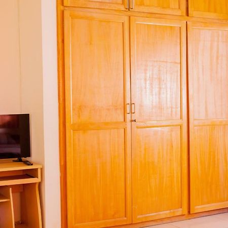 Charis Home Services Haatso Екстер'єр фото