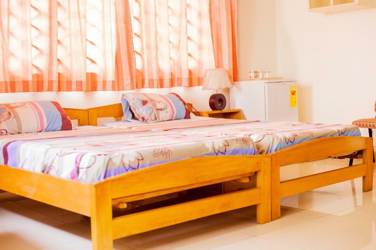 Charis Home Services Haatso Екстер'єр фото